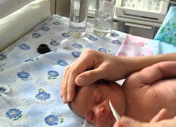 Как чистить носик новорожденному
