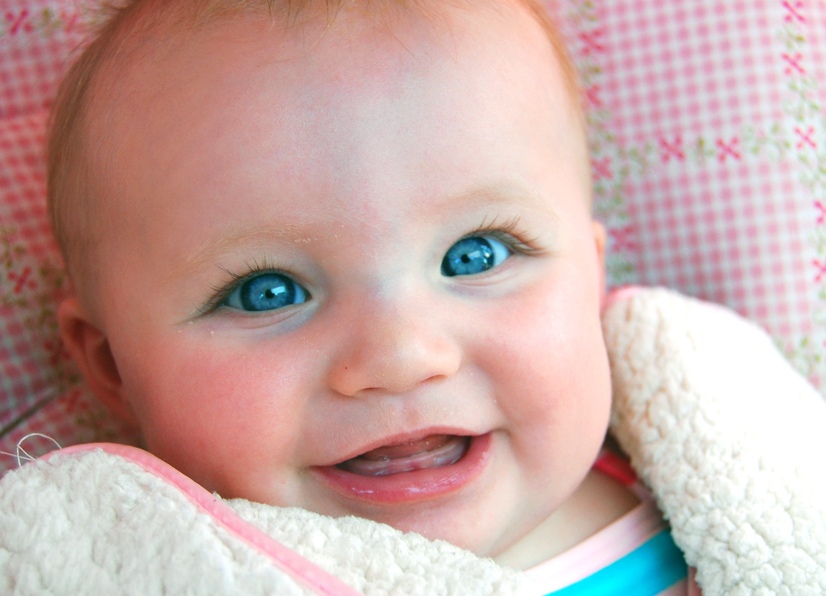 У ребенка красные щеки